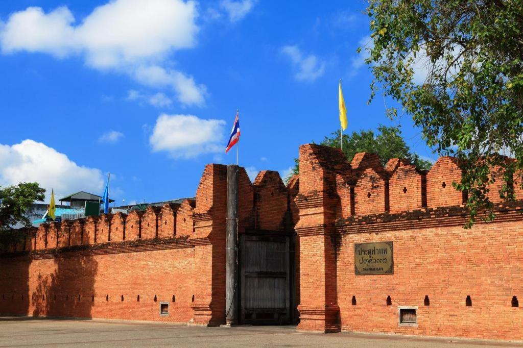Oyo 75356 Thipsiri Lodge Csiangmaj Kültér fotó