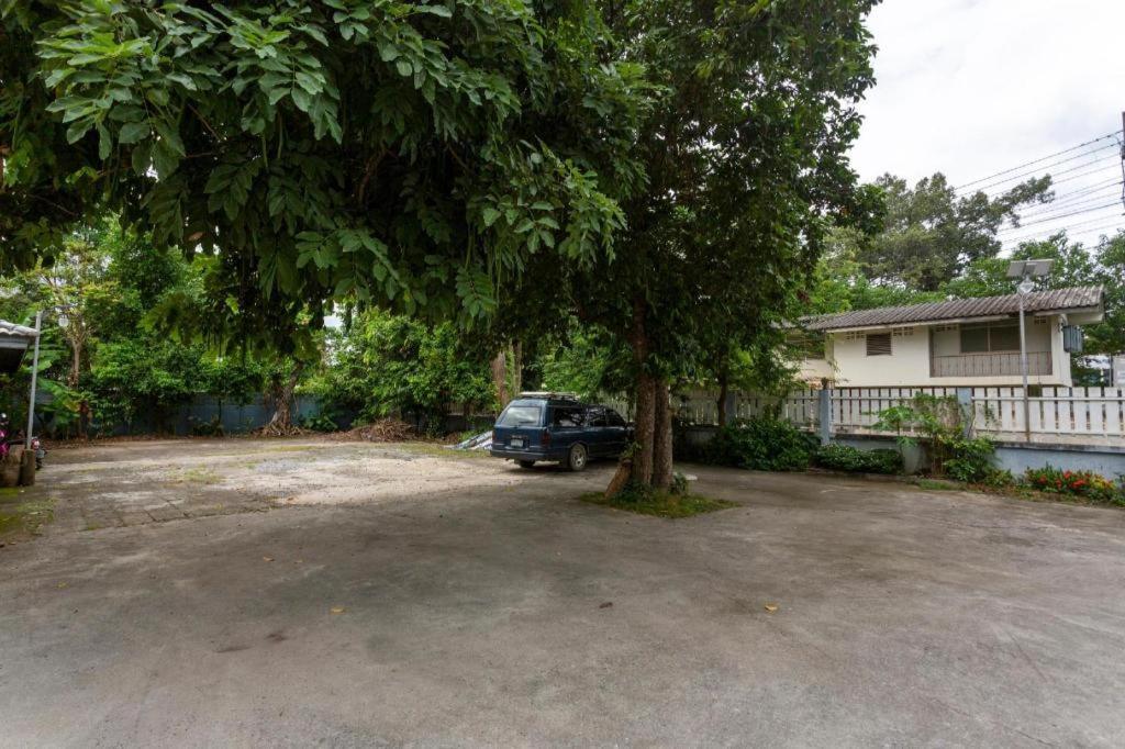 Oyo 75356 Thipsiri Lodge Csiangmaj Kültér fotó